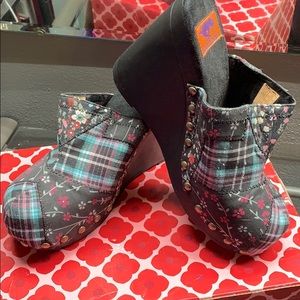 Rocket Dog Clogs “Like New”